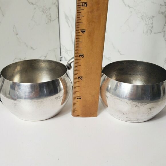 WM A ROGERS Vintage Silver Plated Sugar and Creamer Set - Picture 5 of 10